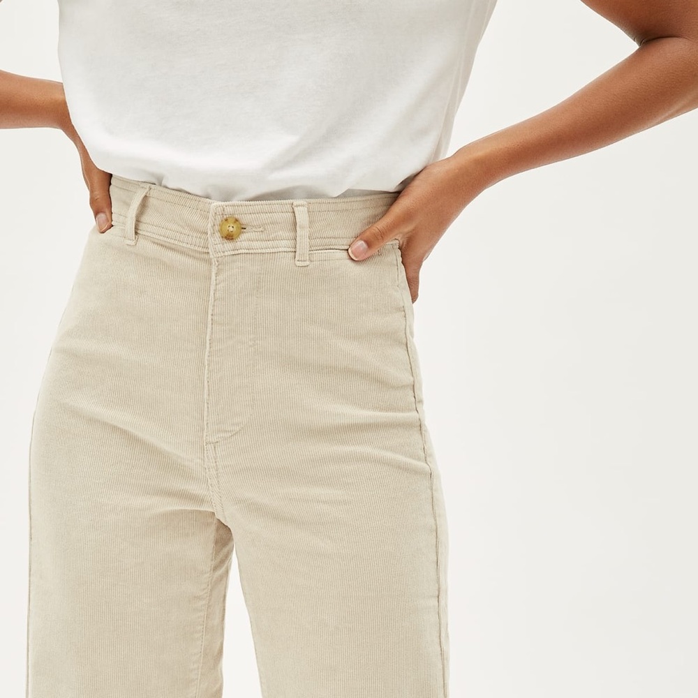 Everlane Corduroy Wide-Leg Pant in Sandstone